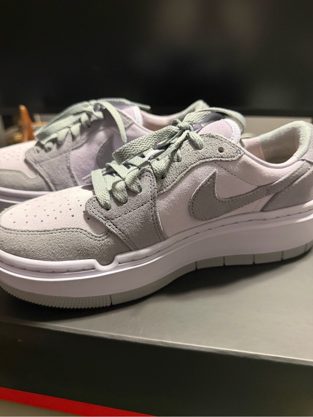 Women Air Jordan - incredible  condition